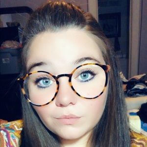 Meet your Posher, Casey